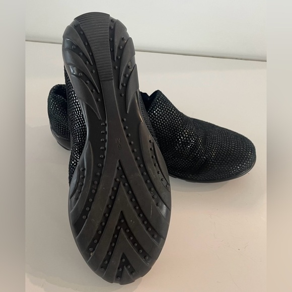 Vaneli Sport Women shoe US 5
Anemone Black SlipOn ComfortWalking
Excellent cond - Picture 3 of 5